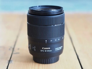 EF-S18-135mm F3.5-5.6 IS USMのレビュー比較まとめ 高速AFと18-135mm